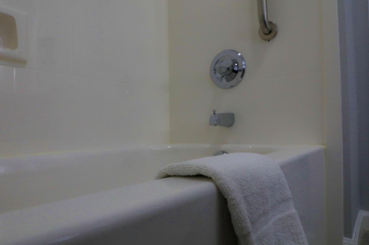 Home Inn And Suites אוליב בראנץ' מראה חיצוני תמונה